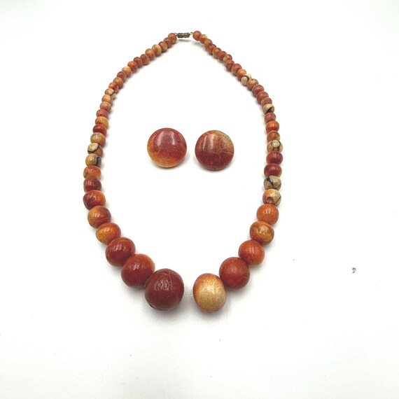 Vintage Graduated Apple Sponge Coral Bead Necklace