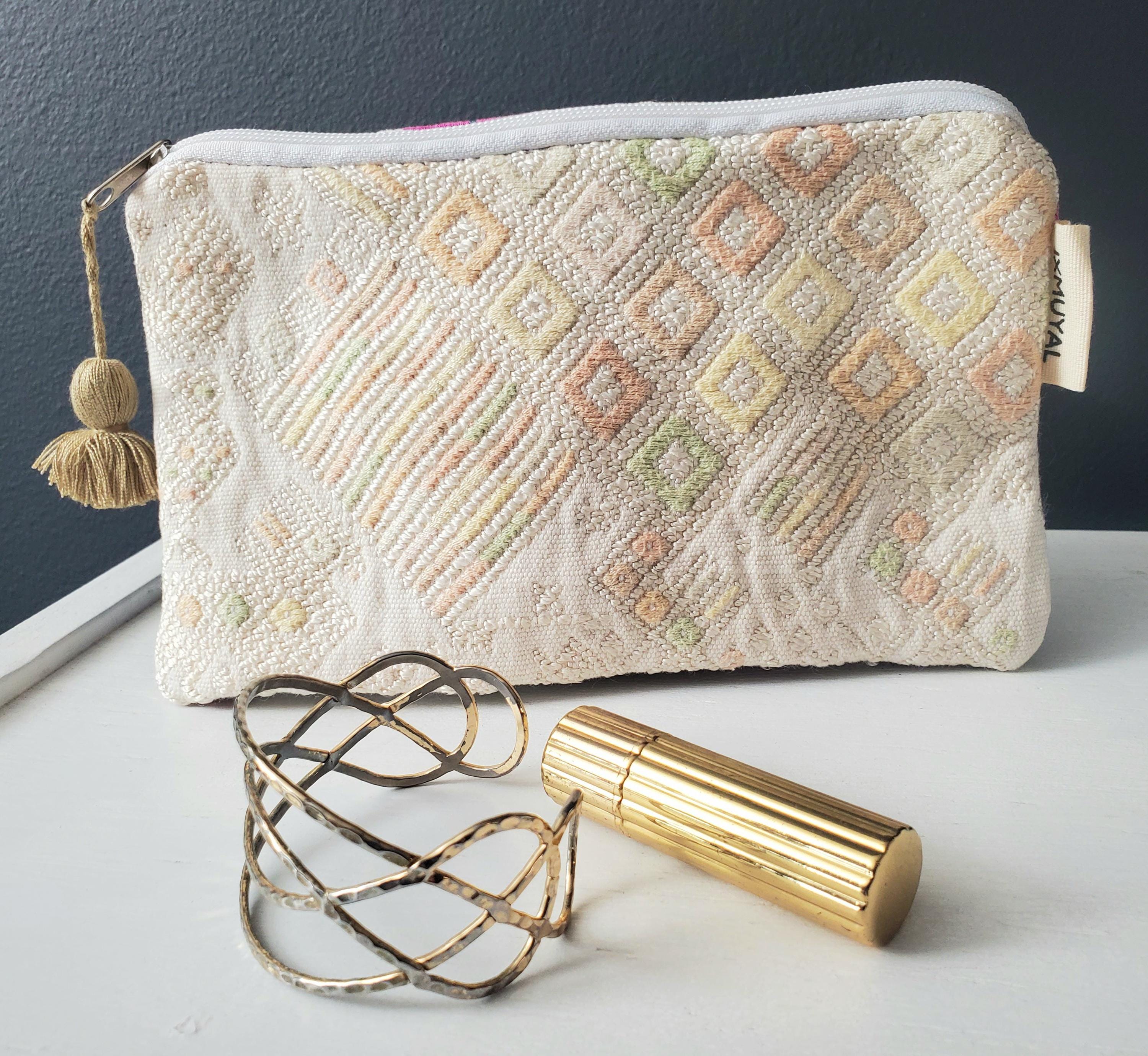 Artisan Cosmetic Bag. Made in Guatemala by Mayan Weavers  display picture 3