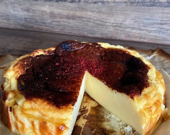 Cremiger Verbrannte San Sebastian Käsekuchen Baskischer Burnt Cheesecake Frischkäseterrine Hausgemachte Frische Tisch deko