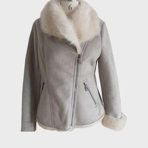 Faux Fur Bomber Jacket: Women&#39;s Gray Winter Coat