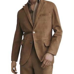 Blazer de piel de oveja de ante color canela premium para hombre: chaqueta de ante genuino hecha a mano, un regalo elegante para él, un regalo de aniversario de lujo.