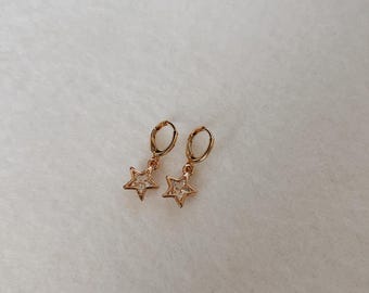 Star gem huggie earrings, fake diamond gold earrings, USA earrings, Huggie drop earrings, stackable earrings, gift, Fourth of July apparel