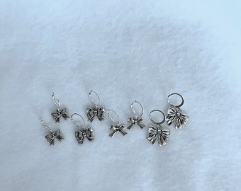 Silver bow huggie earrings, bow dangle earrings, bow earrings, Huggie earrings, drop earrings, stackable earrings, gift jewelry, minimalist