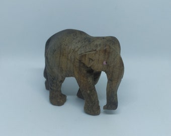 Elefante de madera vintage hecho a mano, figura tallada, talla de elefante de madera