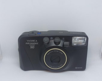 Kyocera Yashica EZ 4033 Digital Camera Full Box 4.2 MP 3X Optical