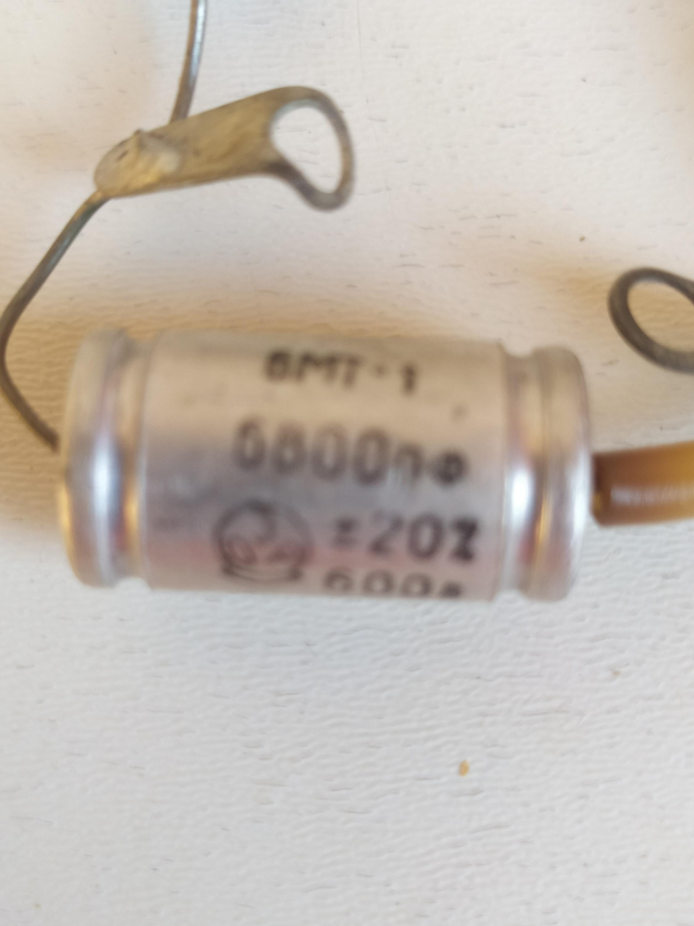 Lot De Composants Vintage URSS – Condensateurs, Résistances, Ferraille Radio ~700g