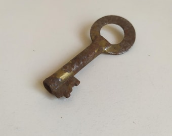 Antique Metal Key - 7 cm (2.8 in) - Unique Collectible, Vintage Decor, Steampunk Charm