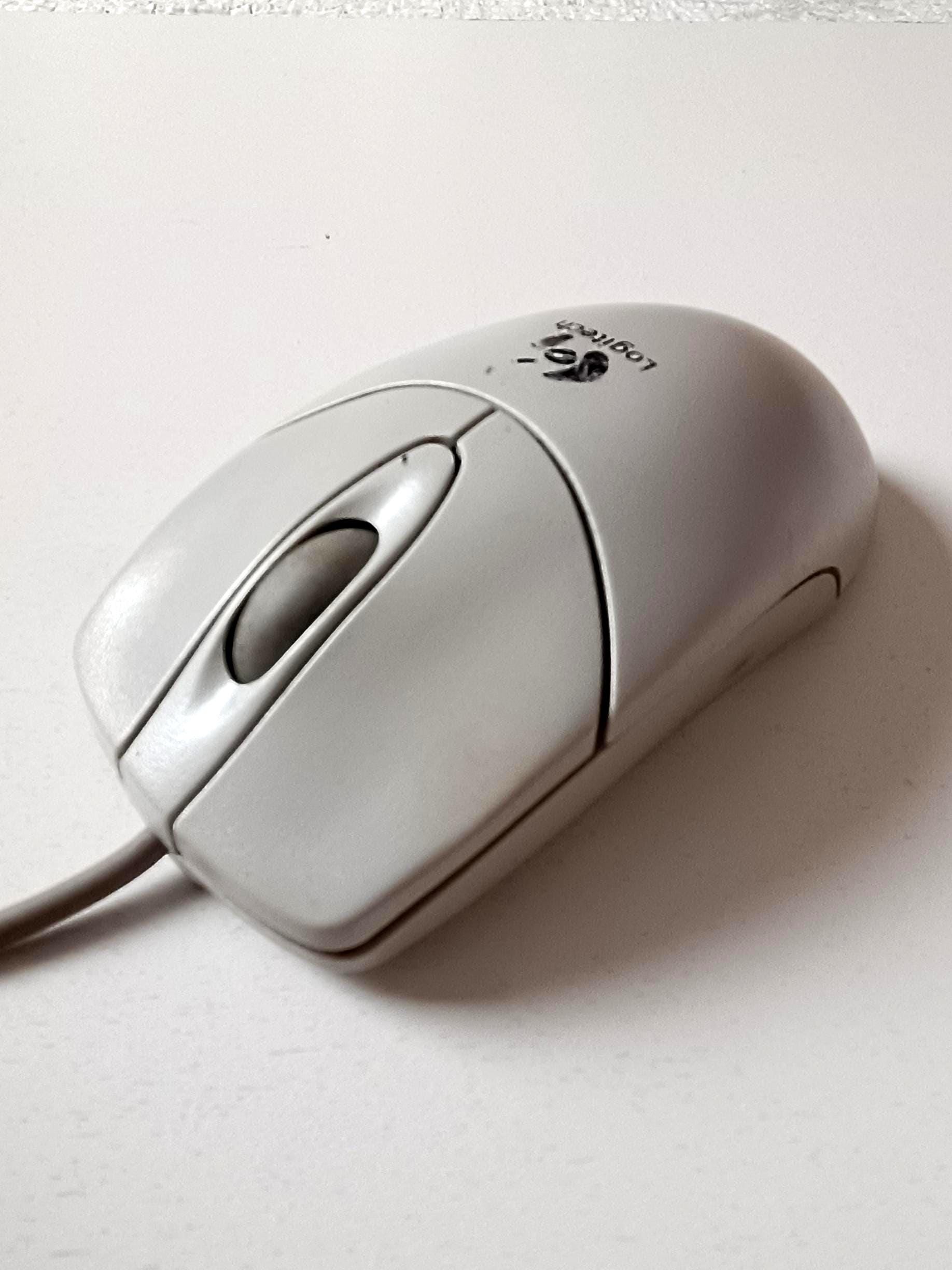 Vintage souris filaire Microsoft 2 boutons à boule 9-Pin RS232