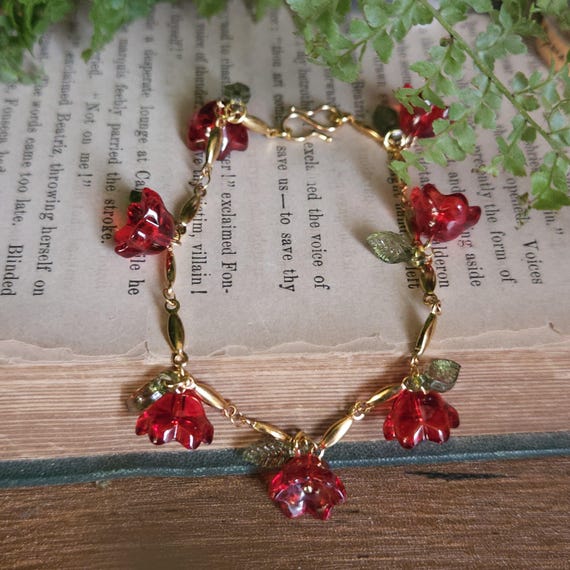 Red Flower Fairy Bracelet | Bell flower Beads