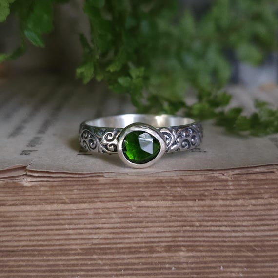Chrome Tourmaline Ring | Size 8 | Sterling Silver | Fantasy Jewelry | Artisan Handcrafted |