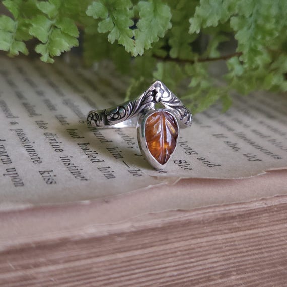 Orange Kyanite Leaf Ring | Size 6.5 | Sterling Silver | Chevron Band | Artisan Handcrafted Jewelry |