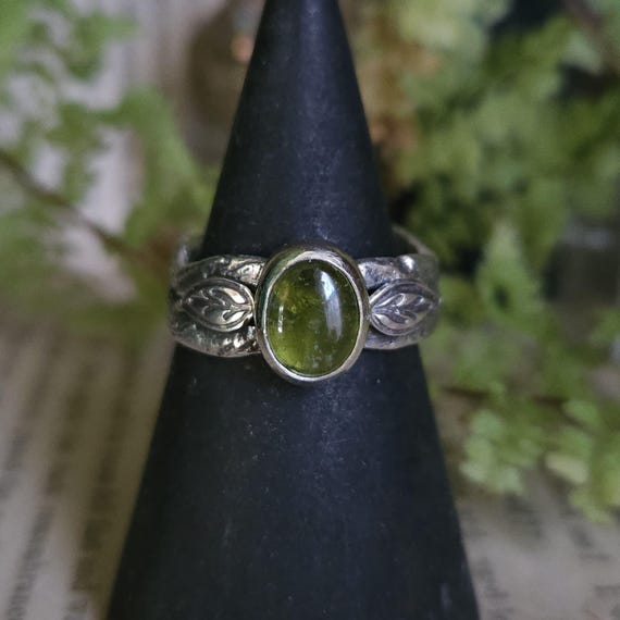 Green Tourmaline Ring | Size 7 | Sterling Silver | Fantasy Jewelry | Artisan Handcrafted |