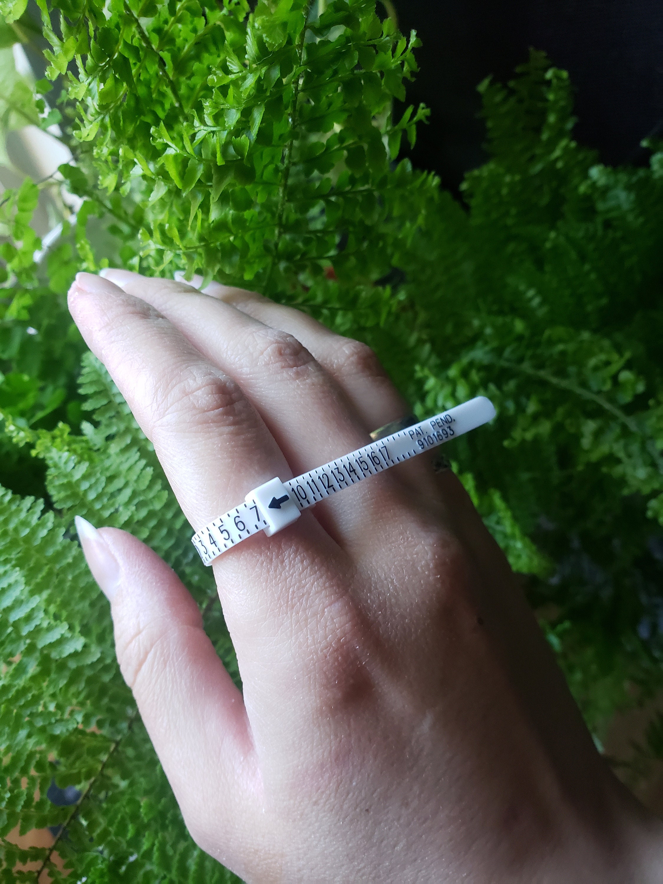 Plastic Ring Sizer Ring Measuring Tool Finger Sizing Gauge Jewelry