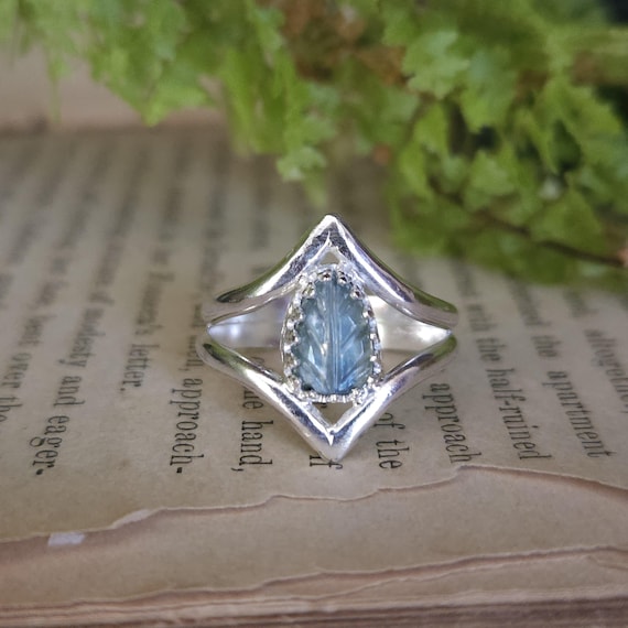 Green Kyanite Leaf Ring | Size 6 | Sterling Silver | Chevron Band | Artisan Handmade Jewelry | Nature Inspired | Genuine Gemstone Ring |
