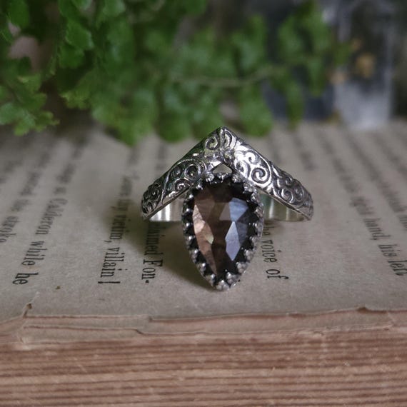 Golden Star Sapphire Chevron Ring | Size 7.5 | Sterling Silver | Artisan Handmade | Fantasy Inspired |
