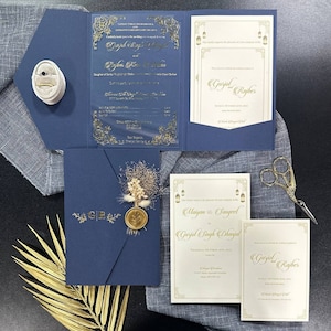 Invitaciones de boda Invitaciones de boda sikh indias hechas a medida con múltiples inserciones y sellos de cera Azul marino