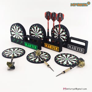 Darts Zubehör Set – Halterung für Dartpfeile & Dart Untersetzer mit Personalisierung.