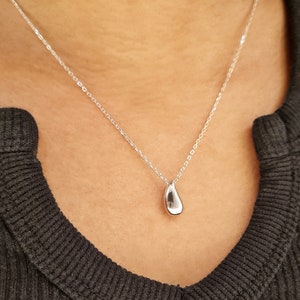 Teardrop necklace silver, waterdrop necklace, silver minimalist necklace, droplet necklace, dainty necklace, gifts for her