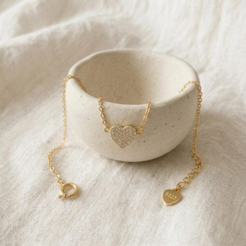 Gold heart bracelet, heart jewellery, dainty gold bracelet, minimalist bracelet, perfect gift for her, bridesmaids gift, valentines gift her