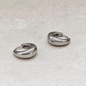 Piccoli cerchi in argento, cerchi in argento antiossidazione, orecchini a cerchio con gioielli impermeabili, regali per lei, gioielli da indossare a strati, cerchi per tutti i giorni
