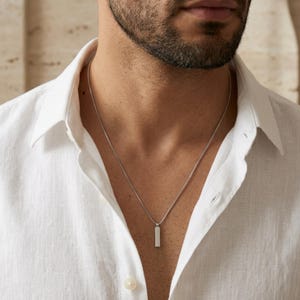 Herrhalsband i silver med hänge, present till pojkvän, herrkedja, herrsmycken, födelsedagspresenter till honom, herrhalsband