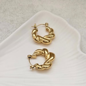 Orecchini a cerchio dorati, gioielli in oro minimalisti, orecchini a cerchio anti-ossidazione, gioielli da sovrapporre, orecchini in oro delicati, regali per lei, orecchini a cerchio sovrapposti