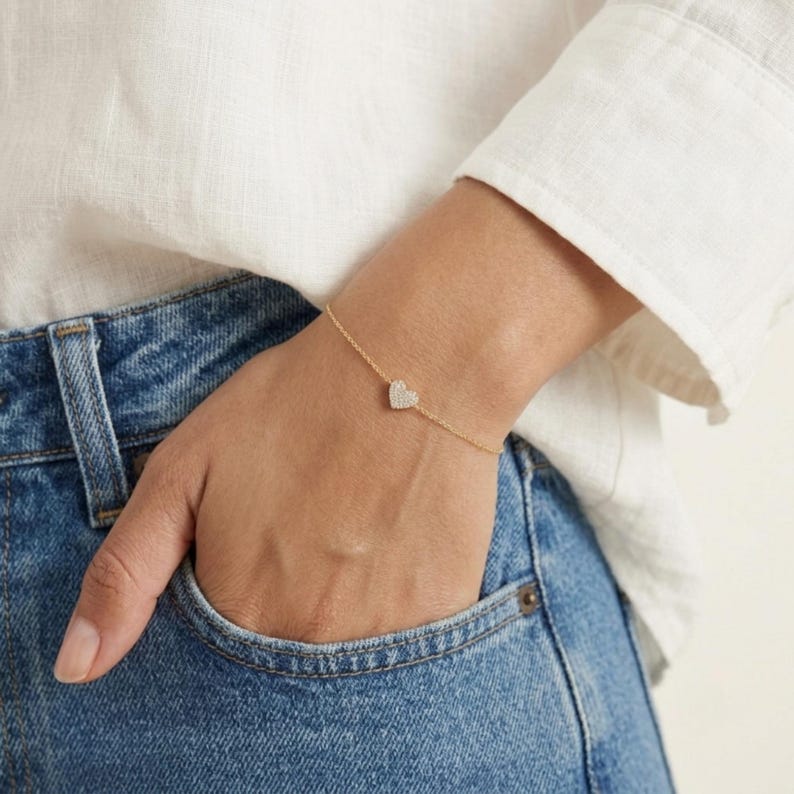 Gold heart bracelet, heart jewellery, dainty gold bracelet, minimalist bracelet, perfect gift for her, bridesmaids gift, valentines gift her