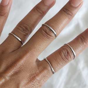Silver dainty band ring, thin ring, adjustable ring, minimalist stacking ring, delicate ring, gifts for her, pinky ring, midi ring