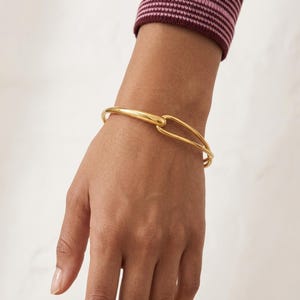 Bracelete dourado, pulseira dourada, pulseiras empilháveis ​​banhadas a ouro, joias à prova d'água, joias minimalistas, presentes para ela, joias para usar em camadas