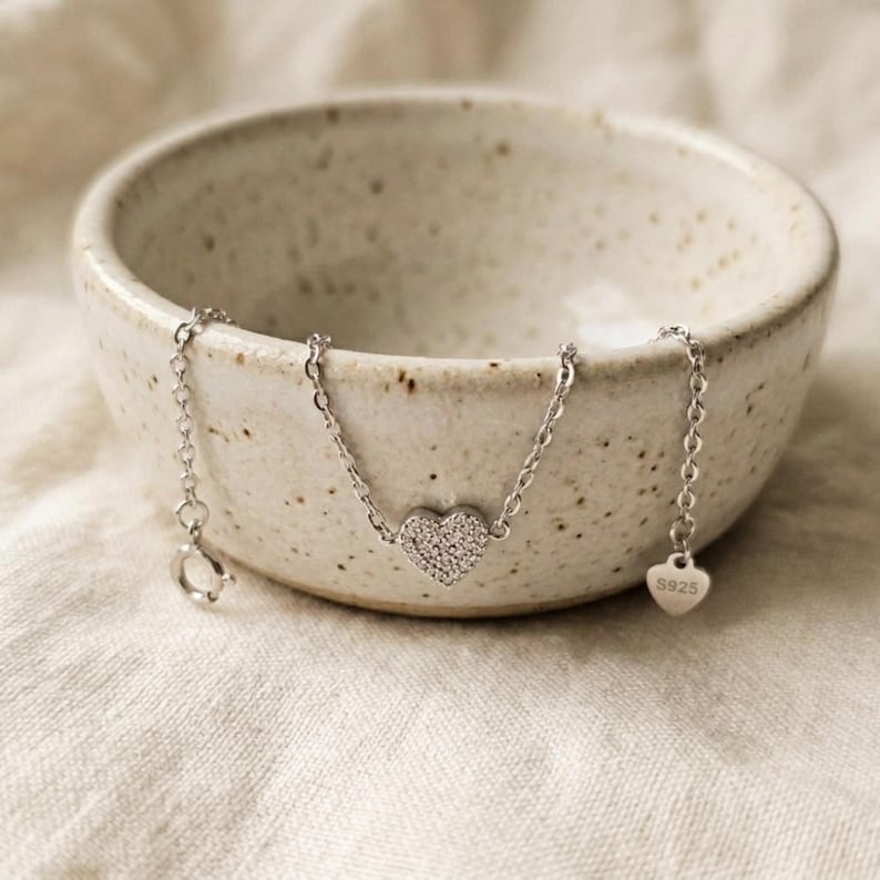 Silver heart bracelet, heart jewellery, dainty silver bracelet, minimalist bracelet, gift for her, bridesmaids gift, valentines gift her