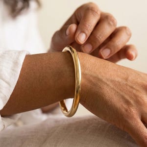 Chunky gold bangle medium, waterproof tarnish free jewellery, thick bangle, minimalist stacking bangles, gifts for her, bangle bracelet