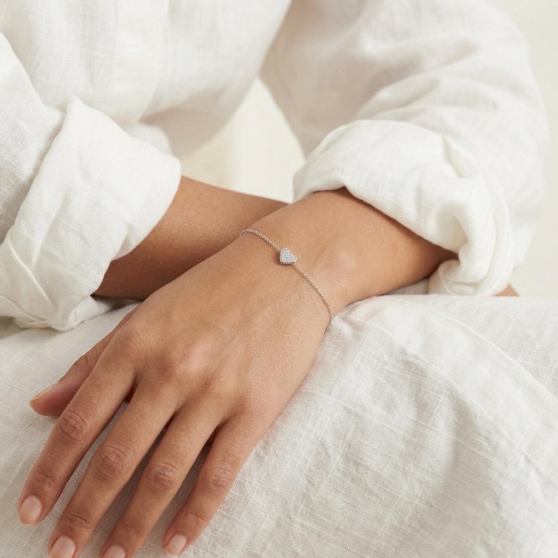 Silver heart bracelet, heart jewellery, dainty silver bracelet, minimalist bracelet, gift for her, bridesmaids gift, valentines gift her