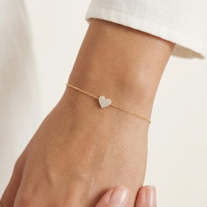 Gold heart bracelet, heart jewellery, dainty gold bracelet, minimalist bracelet, perfect gift for her, bridesmaids gift, valentines gift her