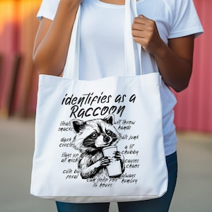 Immagine PNG di un procione divertente, design sarcastico e pungente, design DTF per sublimazione. immagine 4