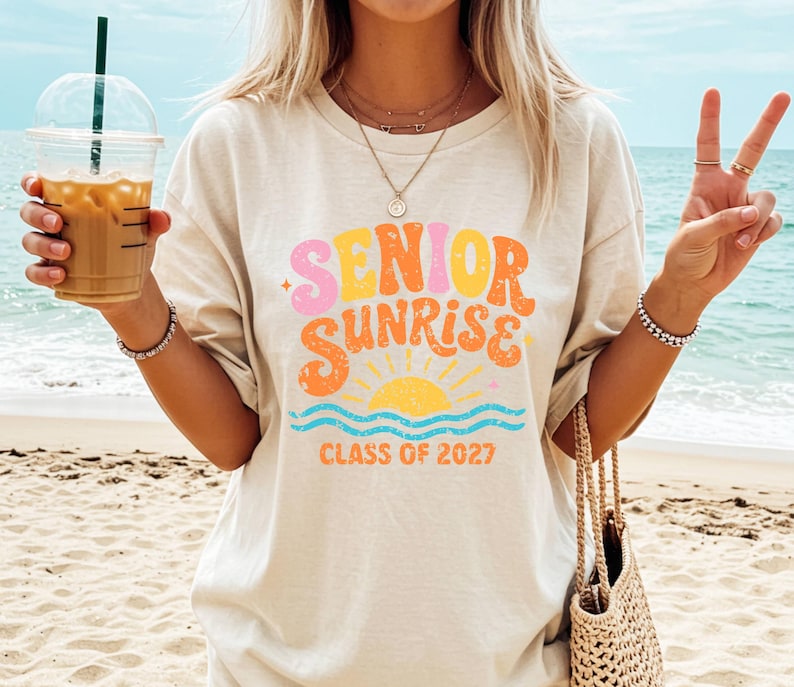 etro groovy senior sunrise 2027 PNG SVG digital download, bubbly pink orange yellow lettering with sun and teal waves, class of 2027 sublimation shirt design instant download