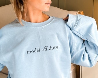 Model Off Duty Look Sweatshirt, Tik Tok Trend, TikTok Sweater, Trendy Cool Girl, Model Aesthetic, Clean Girl Look, Cool But I Cry, That girl