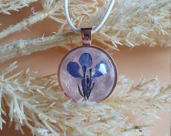 Collier de vraies fleurs bleues, bijoux en résine époxy, pendentif cabochon de terrarium floral, fait main, fleur séchée, cadeau pour femme, anniversaire