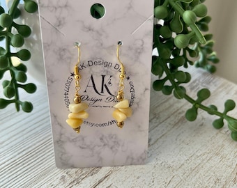 Yellow dangle Earrings / Drop Earrings / stone  Jewelry /crystals / Earrings / Statement Earrings / / unique Earrings / homemade/ gems