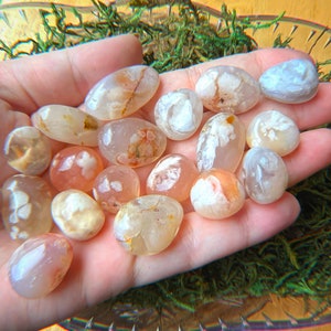 Flower agate tumble