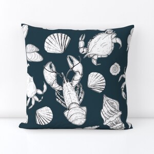 Cuscini quadrati - Aragosta disegnata a mano-Granchi-Conchiglie-Spiaggia su decorazioni blu-costiere