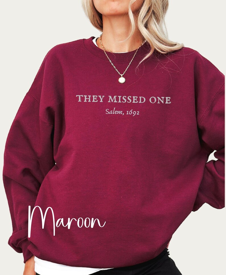 Maroon color 18000 gildan sweatshirt