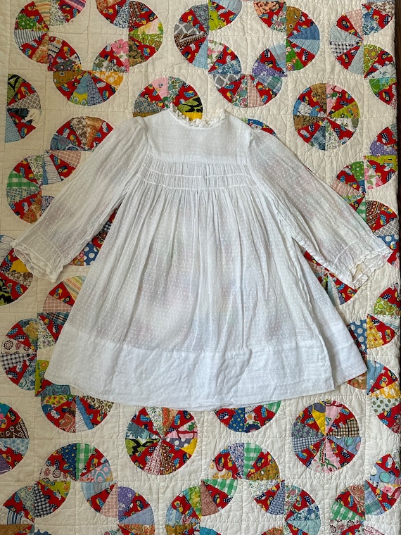 Vintage Little Girls 50/60s smocked Swiss dot Dres