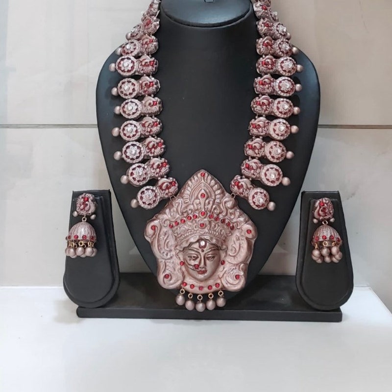 Terracotta stone *** necklace main image 1
