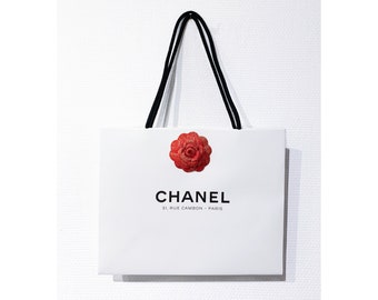 chanel gift box with 4 bolsas