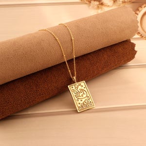 Colar de Cartas de Tarô Vermeil A Lua, Colar de Corrente de Contas, Colar de Astrologia, Carta de Tarô A Lua, Colar de Declaração, Pingente de Tarô Delicado