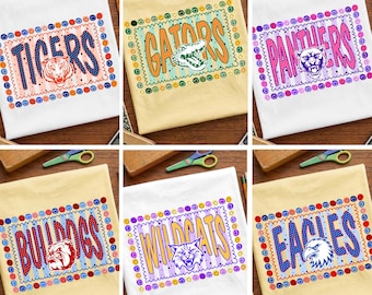 Mascote escolar personalizada em xadrez vichy PNG, Dia de Jogo Retrô, Design de Mascote para Espírito Escolar, Letras Universitárias, Sublimação de Volta às Aulas, PNG com um toque preppy e descontraído