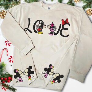 Valentine Mouse Kiss Embroidery Design, Love Couple Valentine's Day Machine Embroidery, Cartoon Valentine Side Bow Sweatshirt Embroidery