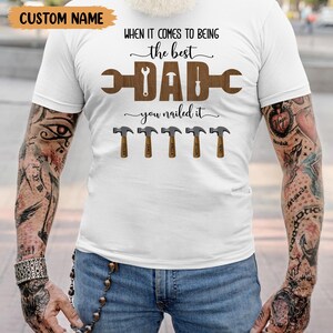 Cuando se trata de ser el mejor papá, lo lograste (Png), papá personalizado con el nombre de los niños (Png), papá carpintero (Png), la vida de papá lo logró por completo.