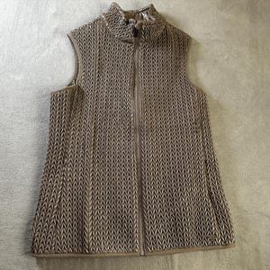 Vtg DKNY Womens Puffer vest preppy Jacket L Large full Zip Brown sleeveless wind rain cold coat Minimalist clothing