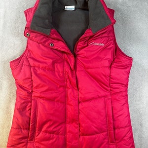 Vtg COLUMBIA Womens Puffer vest preppy Jacket M full Zip RED sleeveless wind rain cold coat Medium Minimalist clothing